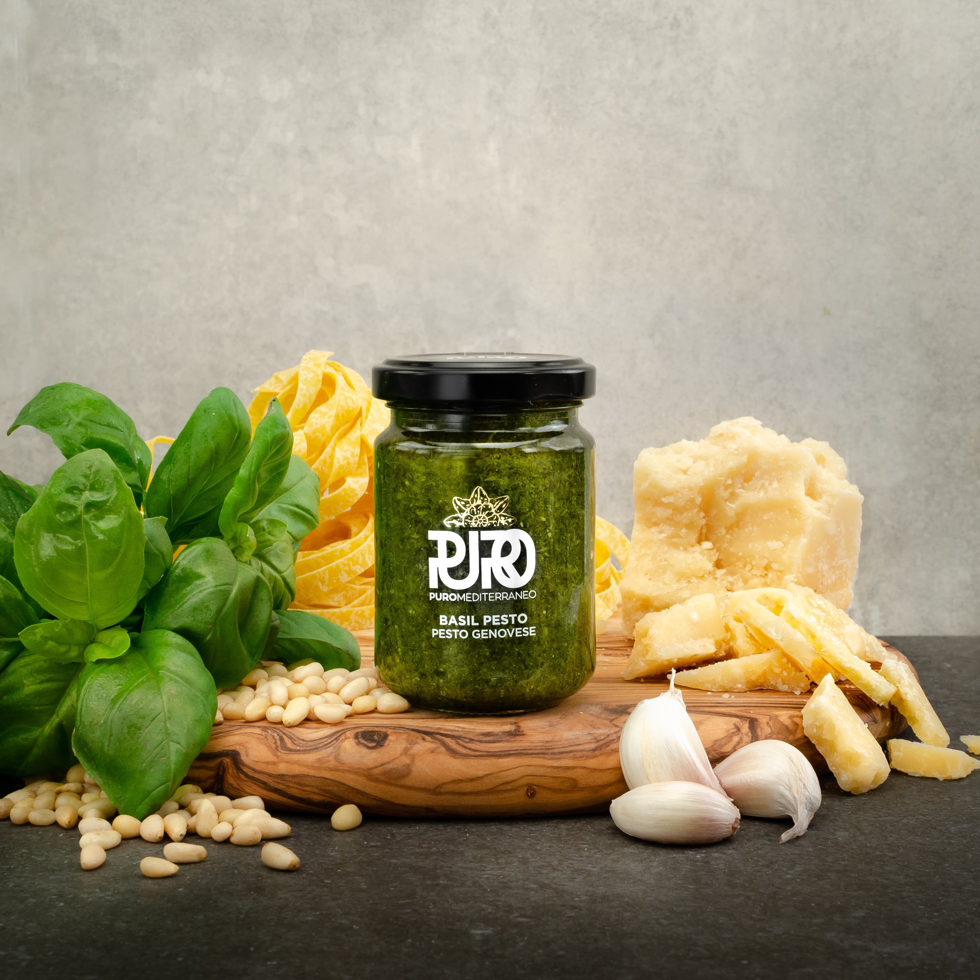 Puro Mediterraneo Raw Basil Pesto